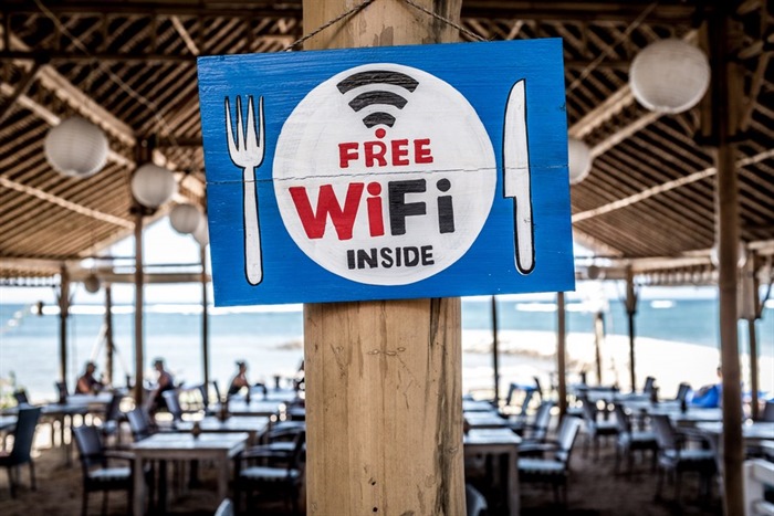 Чем опасен публичный Wi-Fi и когда им лучше не пользоваться
